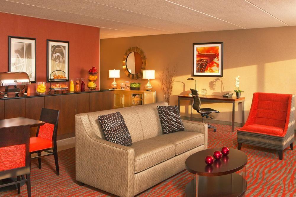 Four Points By Sheraton Milwaukee North Shore Brown Deer Exterior photo