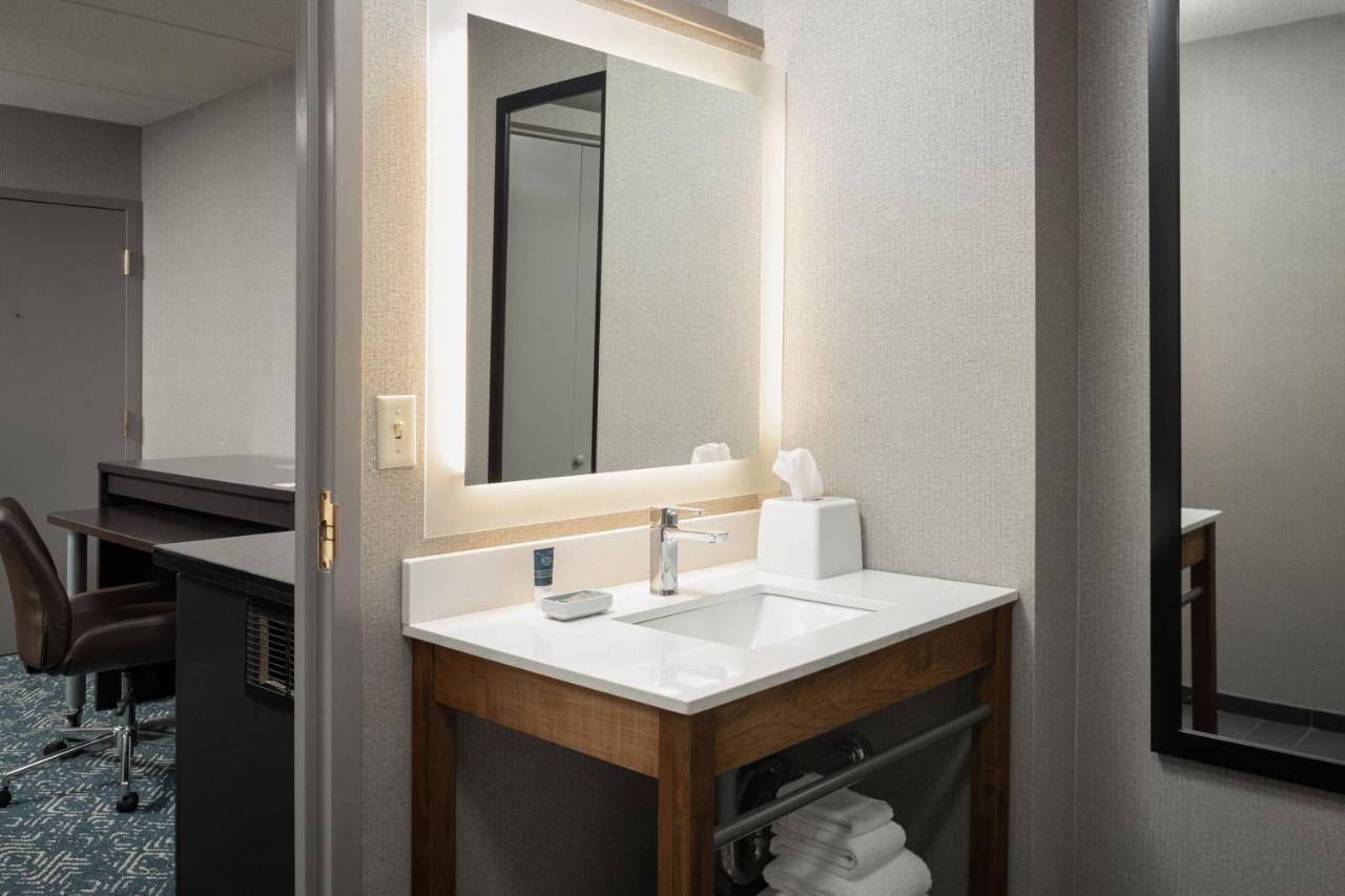 Four Points By Sheraton Milwaukee North Shore Brown Deer Exterior photo